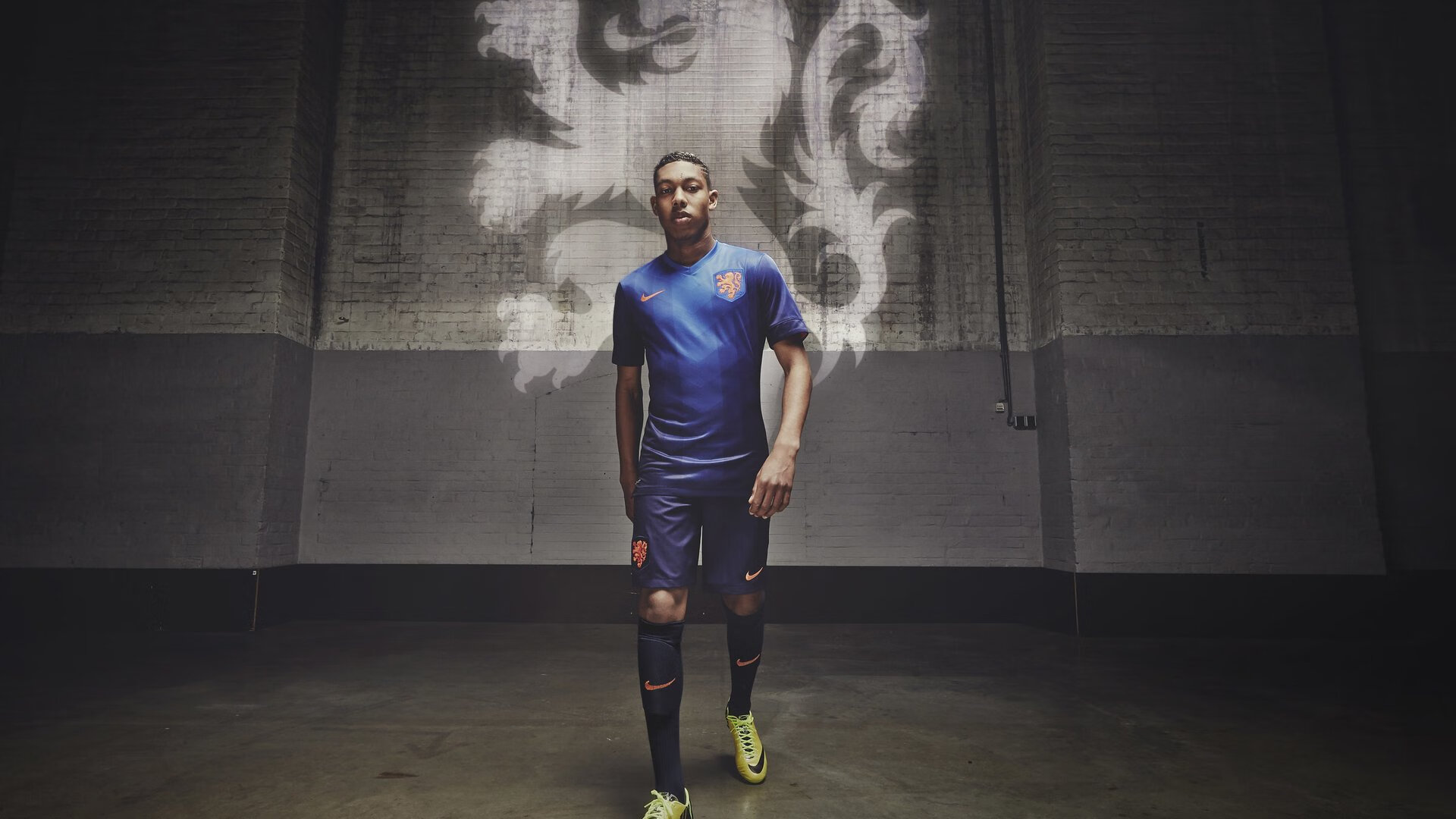 独行侠球员合力装饰训练馆营造专属氛围